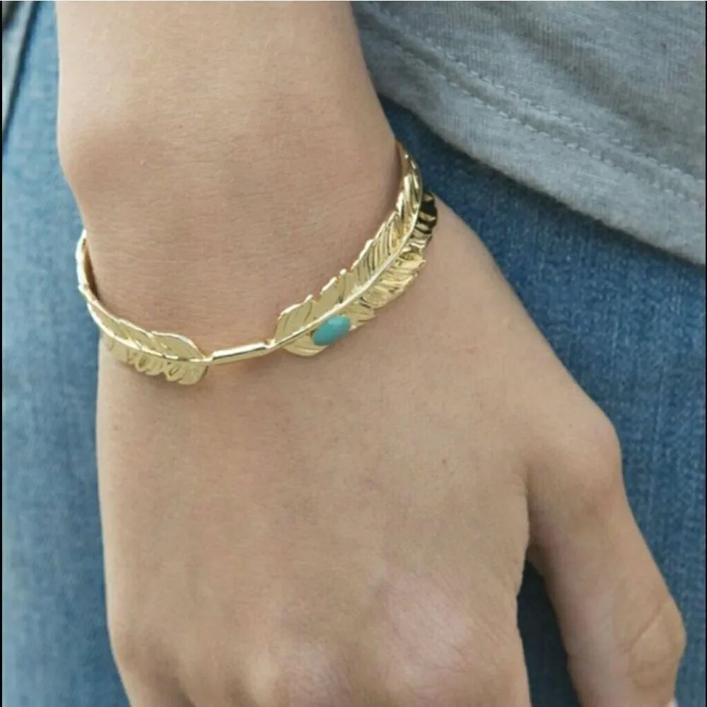 New Jewelmint hummingbird cuff bracelet - Picture 2 of 2